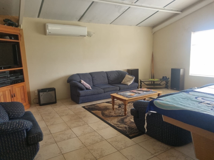 4 Bedroom Property for Sale in Doornkloof Western Cape